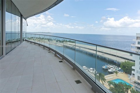 Condo in Miami, Florida, 2 bedrooms № 2252312 - photo 13