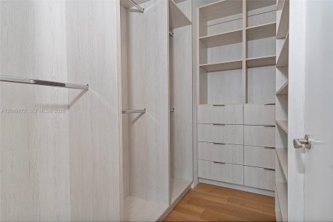 Condo in Miami, Florida, 2 bedrooms № 2252312 - photo 29