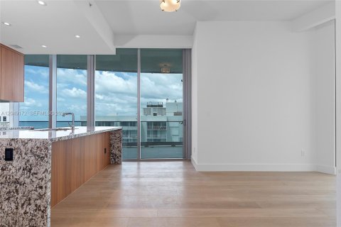 Condo in Miami, Florida, 2 bedrooms № 2252312 - photo 6