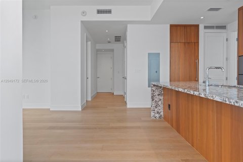 Condo in Miami, Florida, 2 bedrooms № 2252312 - photo 10