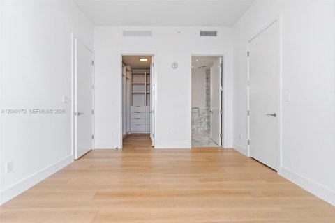 Condo in Miami, Florida, 2 bedrooms № 2252312 - photo 28