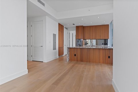 Condo in Miami, Florida, 2 bedrooms № 2252312 - photo 18