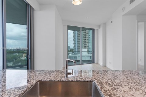 Condo in Miami, Florida, 2 bedrooms № 2252312 - photo 21