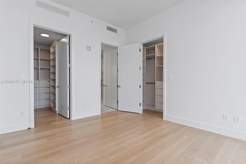 Condo in Miami, Florida, 2 bedrooms № 2252312 - photo 27