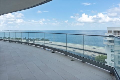 Condo in Miami, Florida, 2 bedrooms № 2252312 - photo 14
