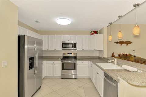 Condo in Port Charlotte, Florida, 2 bedrooms  № 1735016 - photo 11