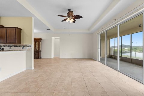 House in Lakeland, Florida 3 bedrooms, 168.9 sq.m. № 2394147 - photo 9
