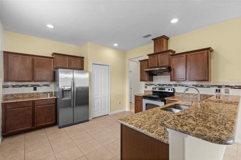 House in Lakeland, Florida 3 bedrooms, 168.9 sq.m. № 2394147 - photo 12