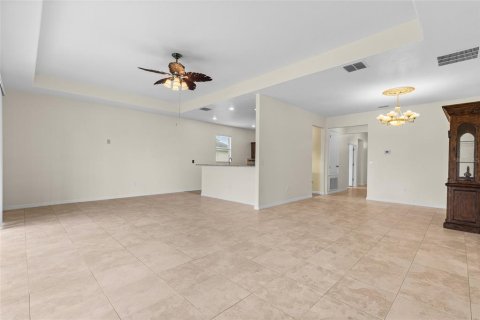 House in Lakeland, Florida 3 bedrooms, 168.9 sq.m. № 2394147 - photo 15