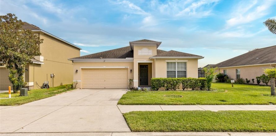 House in Lakeland, Florida 3 bedrooms, 168.9 sq.m. № 2394147