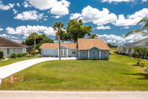 Casa en venta en Lake Suzy, Florida, 3 dormitorios, 206.06 m2 № 1690143 - foto 1