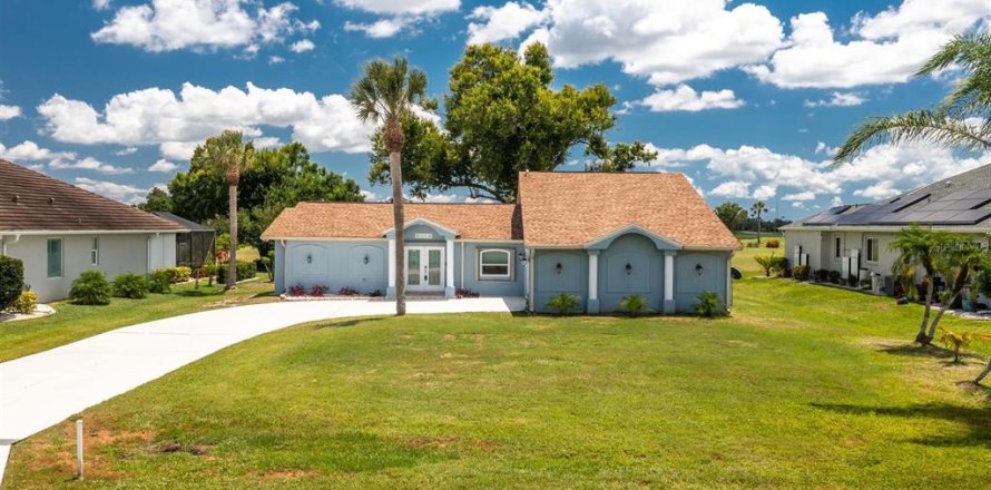 Casa en Lake Suzy, Florida 3 dormitorios, 206.06 m2 № 1690143