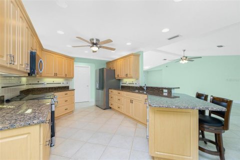 Casa en venta en Lake Suzy, Florida, 3 dormitorios, 206.06 m2 № 1690143 - foto 20