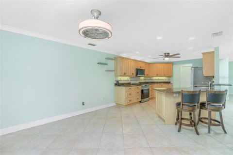 Casa en venta en Lake Suzy, Florida, 3 dormitorios, 206.06 m2 № 1690143 - foto 18