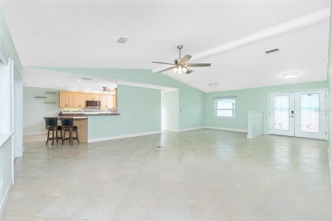 Casa en venta en Lake Suzy, Florida, 3 dormitorios, 206.06 m2 № 1690143 - foto 14