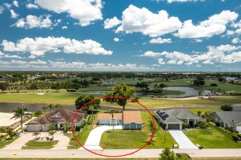 Casa en venta en Lake Suzy, Florida, 3 dormitorios, 206.06 m2 № 1690143 - foto 2