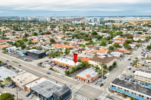 Commercial property in Miami, Florida № 1992870 - photo 3