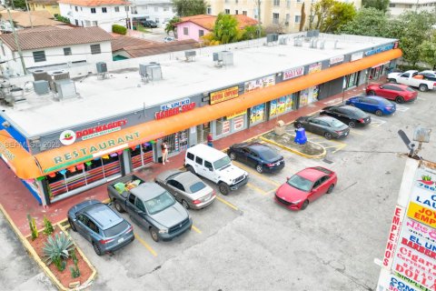Commercial property in Miami, Florida № 1992870 - photo 11