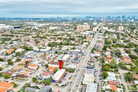 Commercial property in Miami, Florida № 1992870 - photo 8