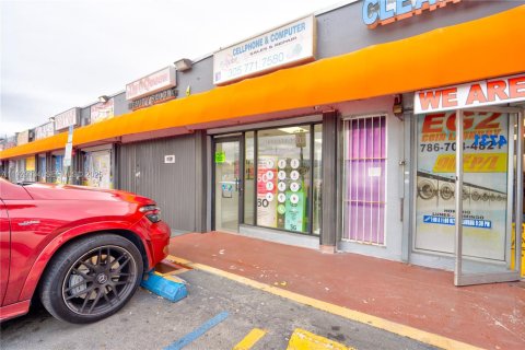 Commercial property in Miami, Florida № 1992870 - photo 14