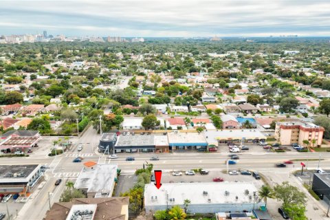 Commercial property in Miami, Florida № 1992870 - photo 5