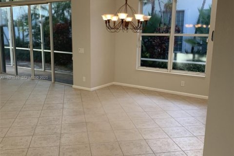 House in Weston, Florida 3 bedrooms, 197.05 sq.m. № 2019372 - photo 10