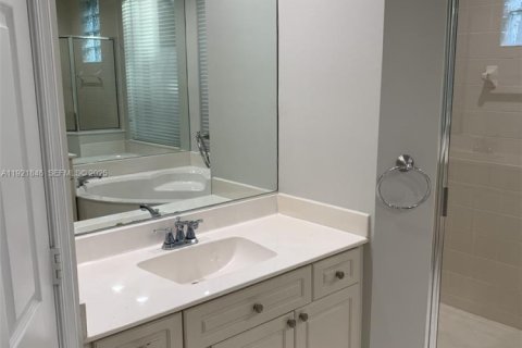 House in Weston, Florida 3 bedrooms, 197.05 sq.m. № 2019372 - photo 20