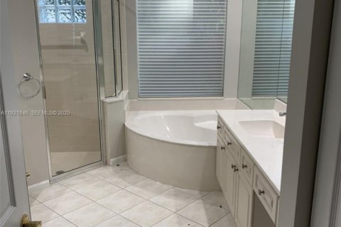 House in Weston, Florida 3 bedrooms, 197.05 sq.m. № 2019372 - photo 18