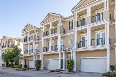 Touwnhouse à Saint Petersburg, Floride 3 chambres, 371.61 m2 № 2371902