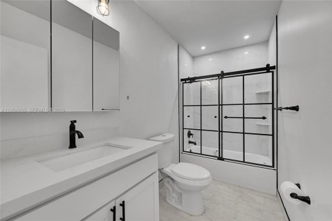 Купить виллу или дом в Тамарак, Флорида 2 спальни, 185.15м2, № 2186045 - фото 12