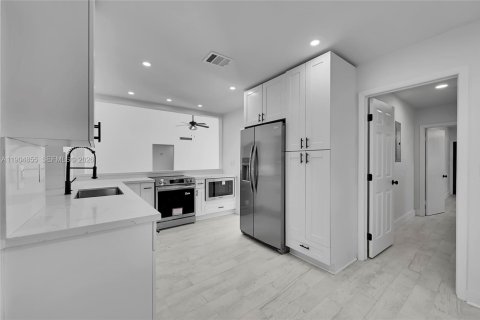 Купить виллу или дом в Тамарак, Флорида 2 спальни, 185.15м2, № 2186045 - фото 7