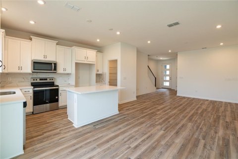 Снять в аренду таунхаус в Орландо, Флорида 3 спальни, 144.83м2, № 1853854 - фото 9