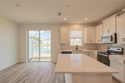 Снять в аренду таунхаус в Орландо, Флорида 3 спальни, 144.83м2, № 1853854 - фото 11