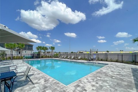 Снять в аренду таунхаус в Орландо, Флорида 3 спальни, 144.83м2, № 1853854 - фото 5