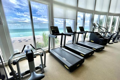 Condo in Sunny Isles Beach, Florida, 2 bedrooms  № 2249696 - photo 25