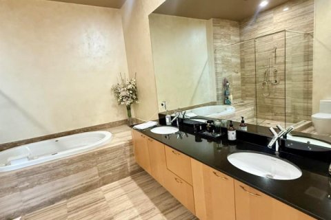 Condo in Sunny Isles Beach, Florida, 2 bedrooms  № 2249696 - photo 9