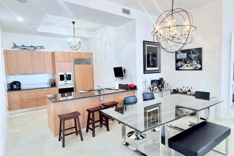 Condo in Sunny Isles Beach, Florida, 2 bedrooms  № 2249696 - photo 2