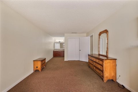 Condo in Mulberry, Florida, 2 bedrooms  № 2227630 - photo 18