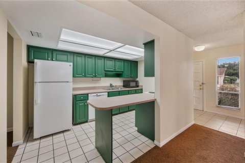 Condo in Mulberry, Florida, 2 bedrooms  № 2227630 - photo 12