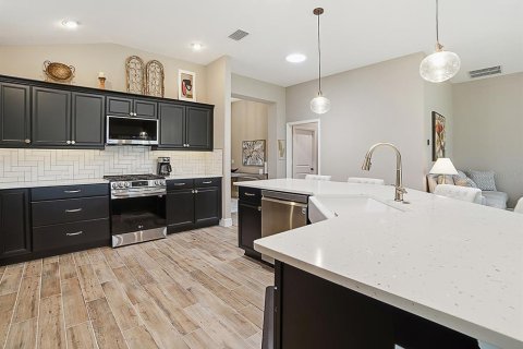 Casa en venta en The Villages, Florida, 3 dormitorios, 176.98 m2 № 2383718 - foto 13