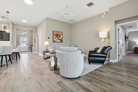 Casa en venta en The Villages, Florida, 3 dormitorios, 176.98 m2 № 2383718 - foto 6