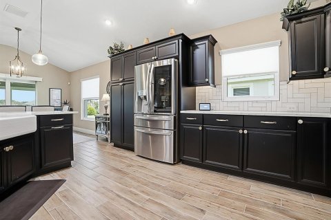 Casa en venta en The Villages, Florida, 3 dormitorios, 176.98 m2 № 2383718 - foto 9