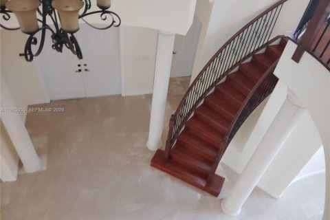 Снять в аренду виллу или дом в Катлер-Бей, Флорида 6 спален, 479.1м2, № 2041353 - фото 9