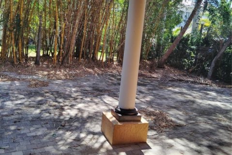 Снять в аренду виллу или дом в Катлер-Бей, Флорида 6 спален, 479.1м2, № 2041353 - фото 10