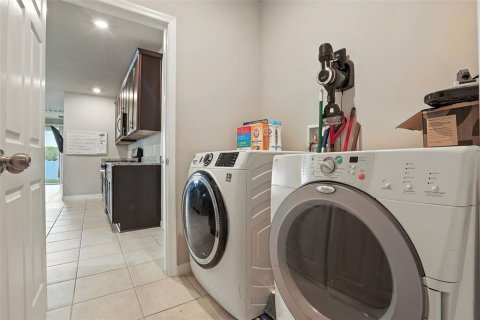 Villa ou maison à vendre à Leesburg, Floride: 4 chambres, 201.6 m2 № 2414081 - photo 6