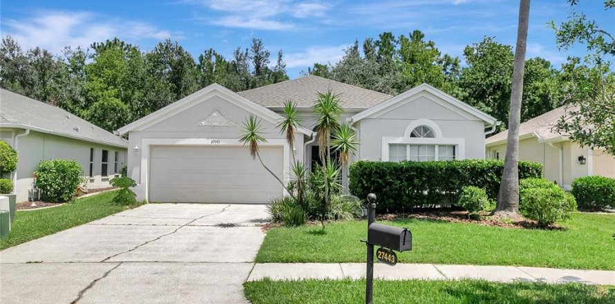 Villa ou maison à Wesley Chapel, Floride 3 chambres, 181.53 m2 № 1876256