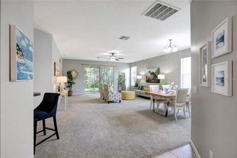 Villa ou maison à vendre à Wesley Chapel, Floride: 3 chambres, 181.53 m2 № 1876256 - photo 4