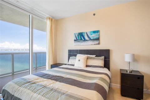 Condo in Hallandale Beach, Florida, 2 bedrooms  № 2053024 - photo 14