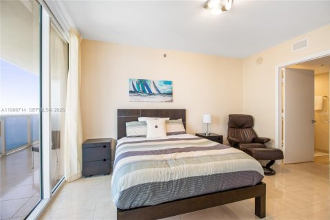 Condo in Hallandale Beach, Florida, 2 bedrooms  № 2053024 - photo 15