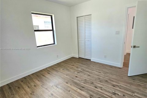 Villa ou maison à louer à Hollywood, Floride: 1 chambre, 477.24 m2 № 1686391 - photo 29